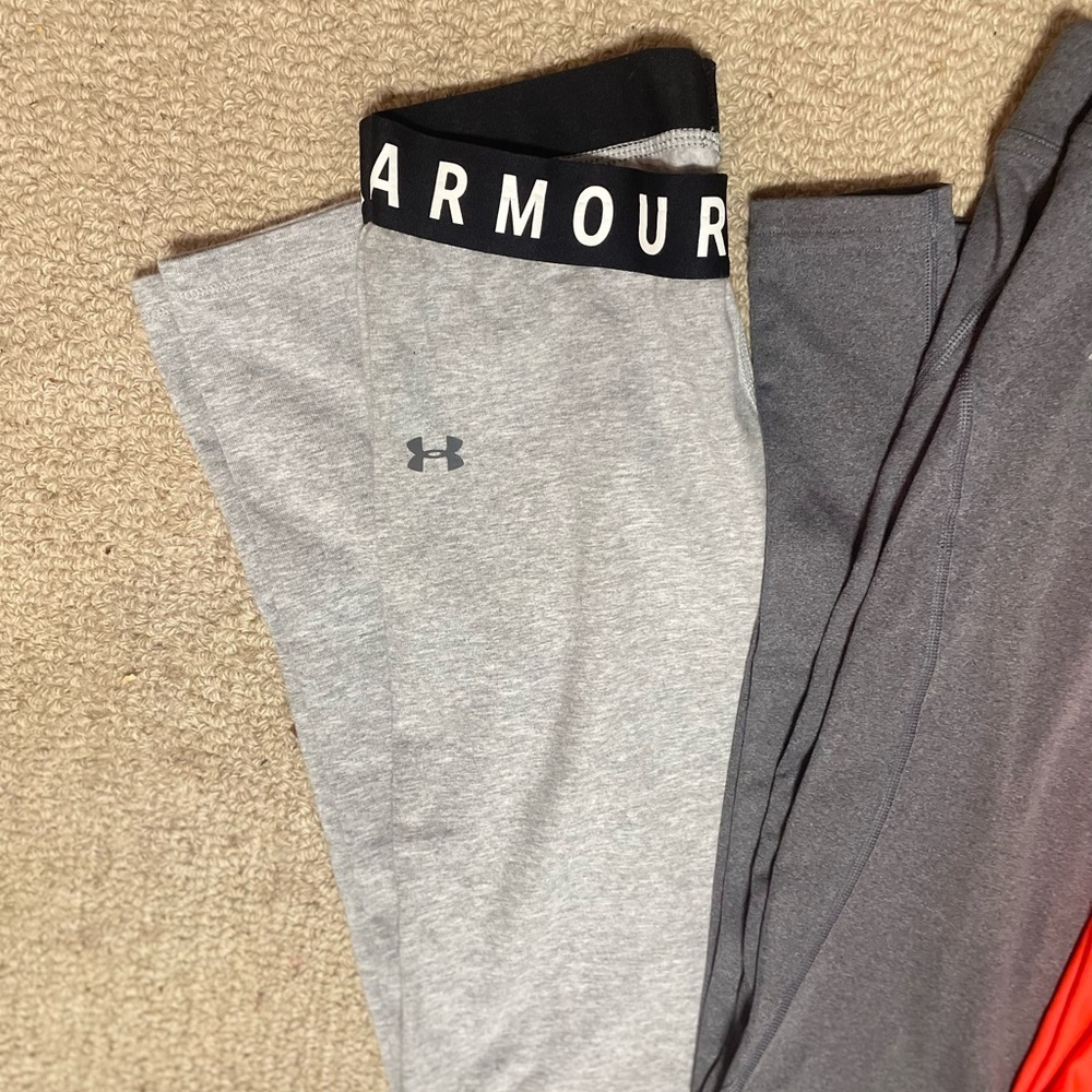 Under Armour leggings Set - 3 pairs size small - Picture 6 of 7
